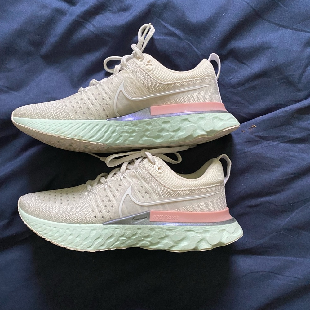 Women’s Nike React Infinity Run Flyknit 2